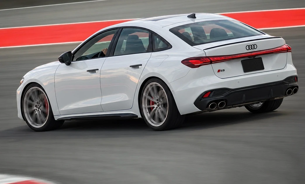 iE B10 S5 Lowering Springs Stance Handling